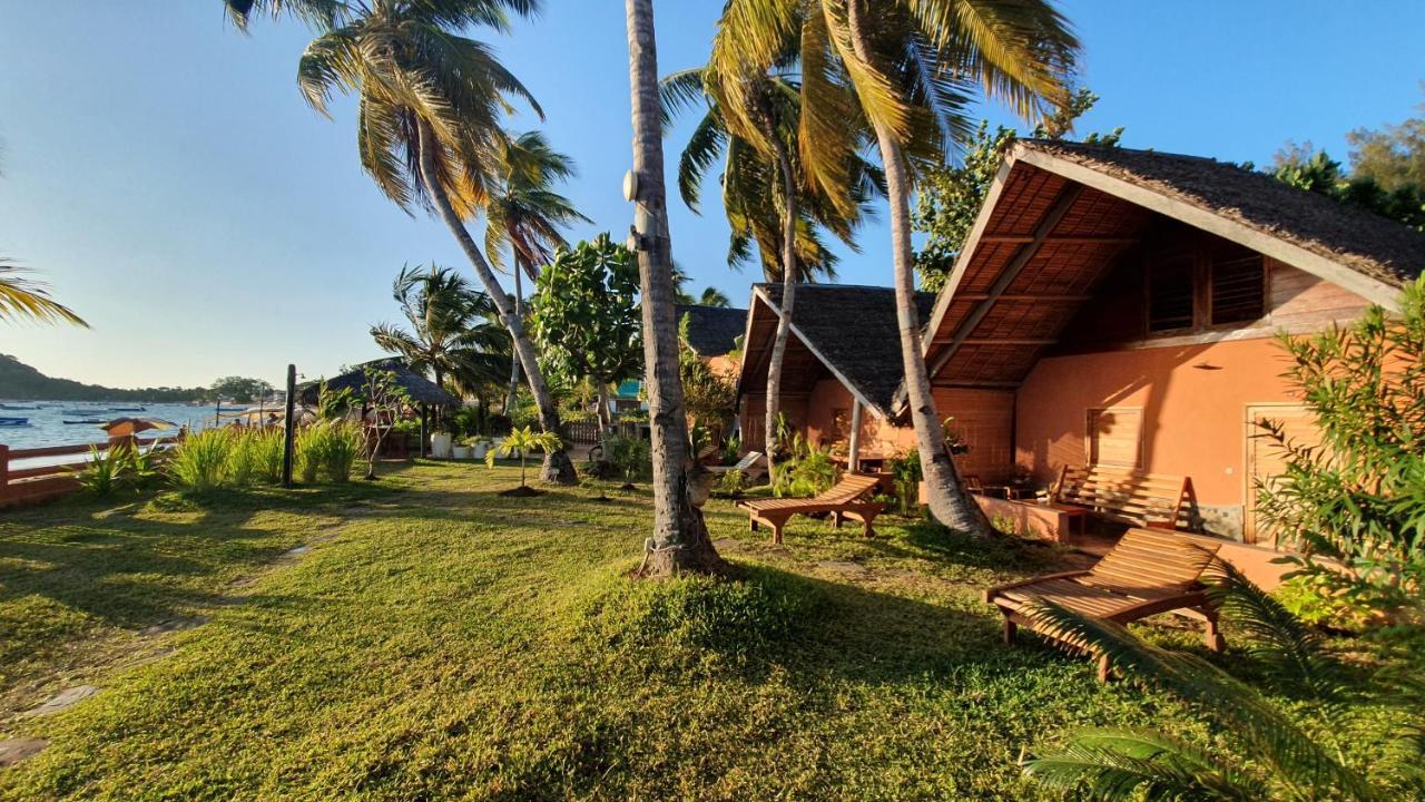 Bed and Breakfast Le Transat Амбатолоака Экстерьер фото